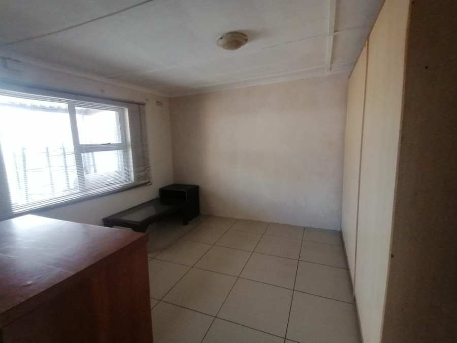 5 Bedroom Property for Sale in Lotus River Western Cape